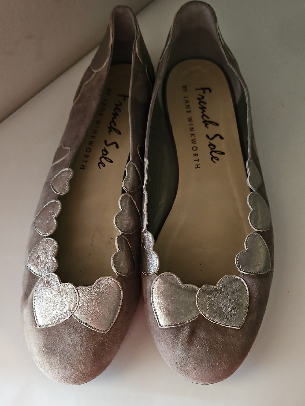 FRENCH SOLE JIGSAW GRAY SUEDE LEATHER HEARTS SZ 41 (10-10.5)